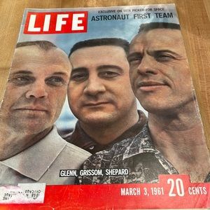 Vintage LIFE Magazine 1st Astronauts 1961